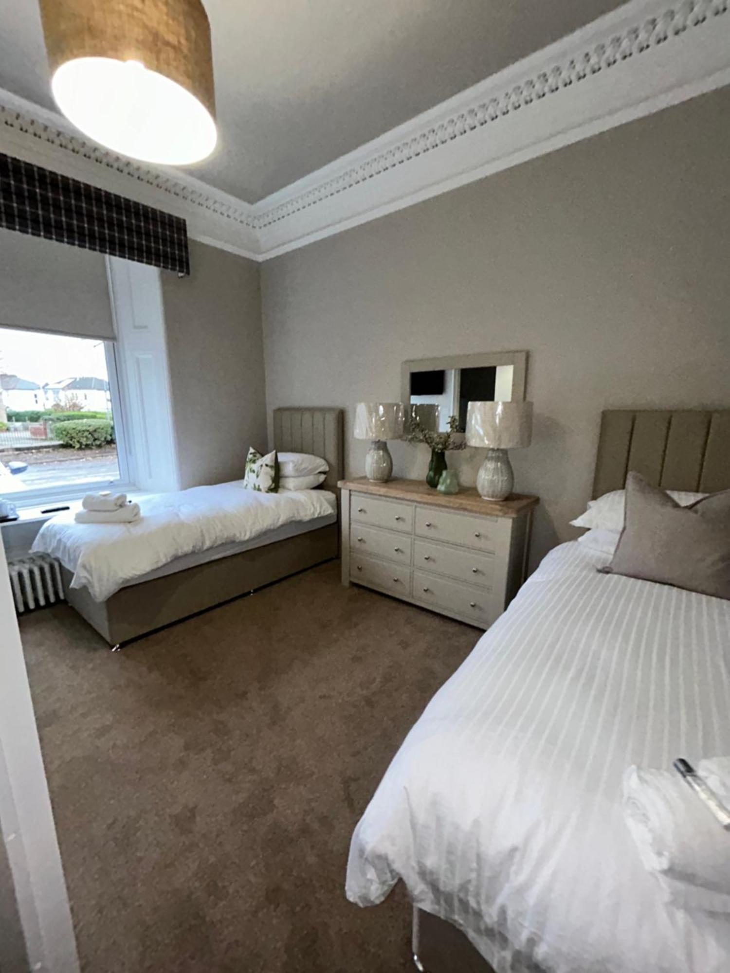 Crookston Hotel Glasgow Exterior photo